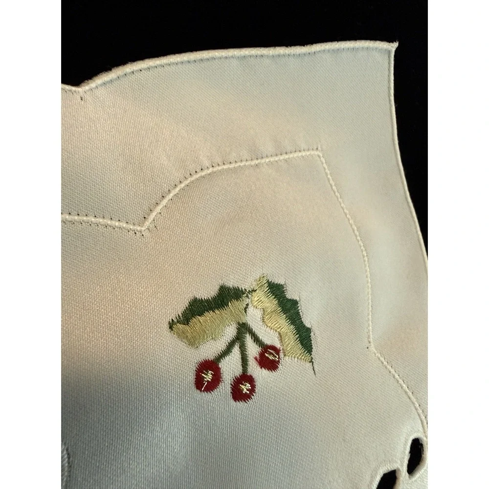 Lot of 2 NEW‎ Christmas Linens Towels Holly Topiary Embroidered Guest Tea Table